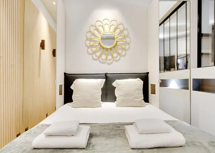 Pick A Flat\'S Apartment In Champs-Elysees - Rue Marbeuf