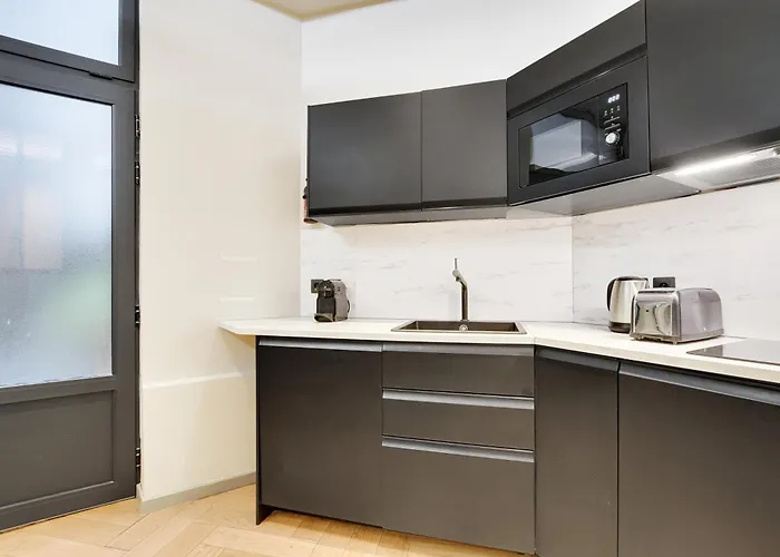 Pick A Flat\'S Apartment In Champs-Elysees - Rue Marbeuf
