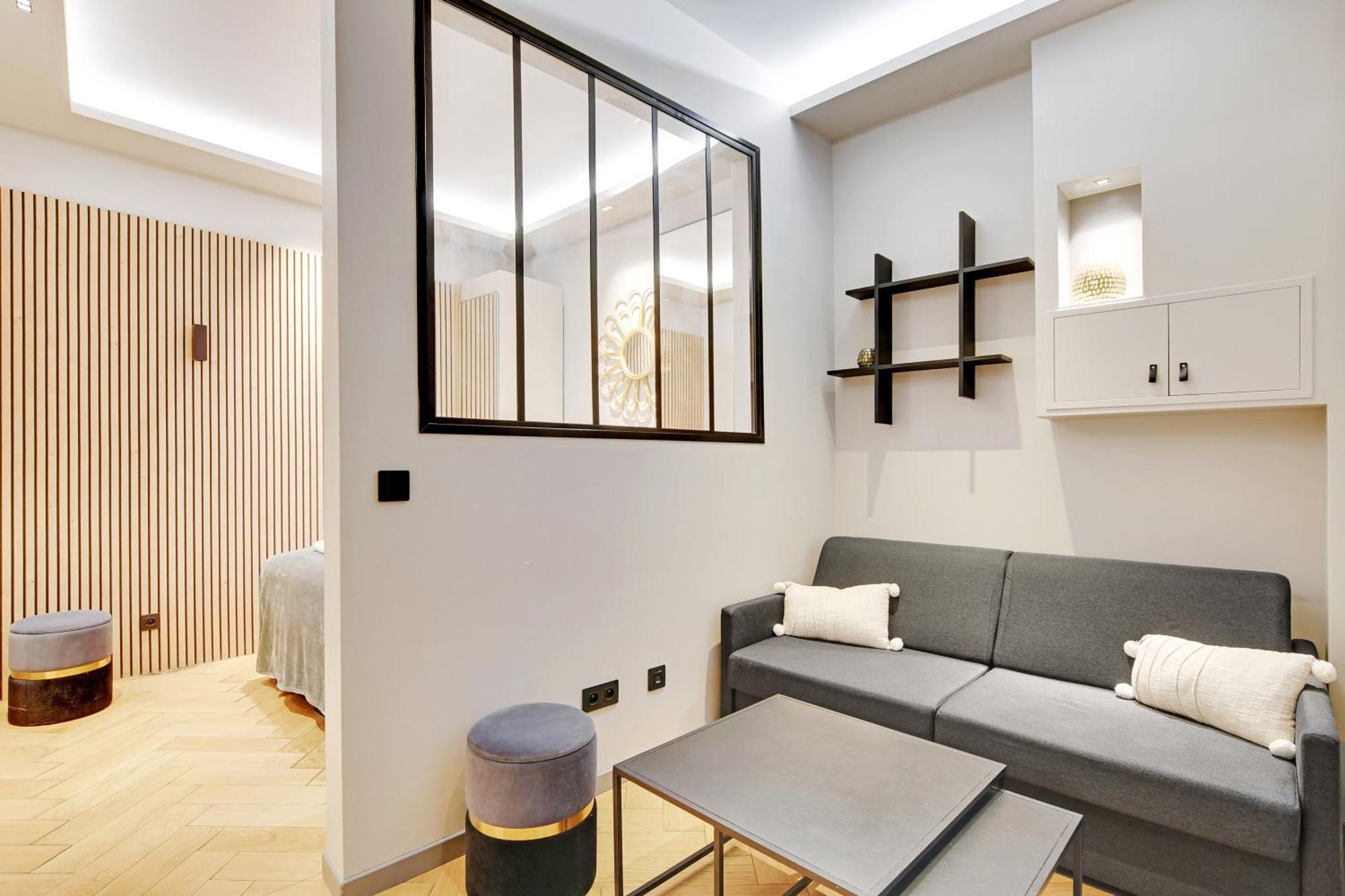 Apartment Pick A Flat's In Champs-elysees - Rue Marbeuf Paris