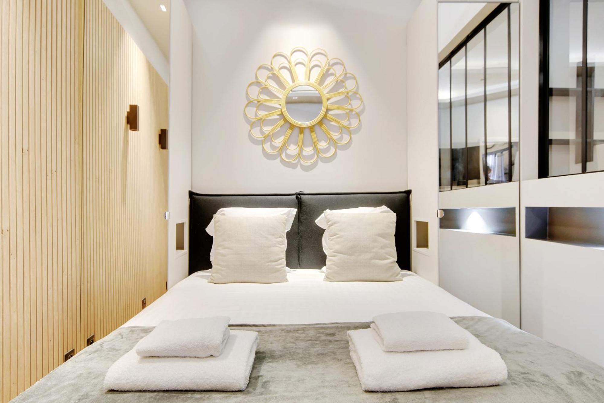 Apartment Pick A Flat's In Champs-elysees - Rue Marbeuf Paris